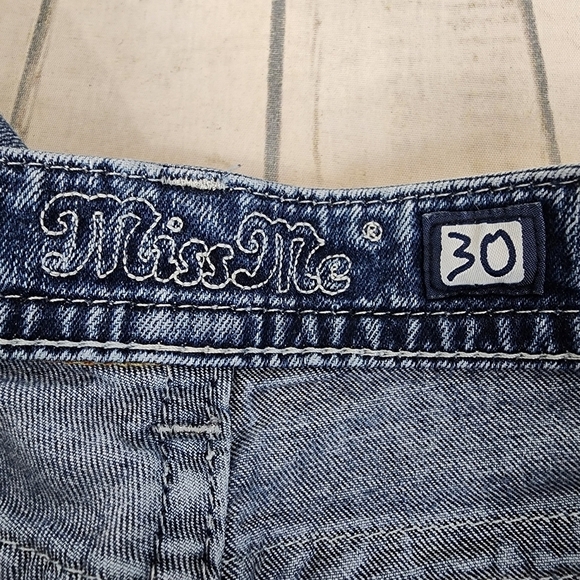 Miss Me Mini Flower Mid Rise Bootcut  Jeans Rhinestone Embellished Blue 30 x 32 - Picture 2 of 16